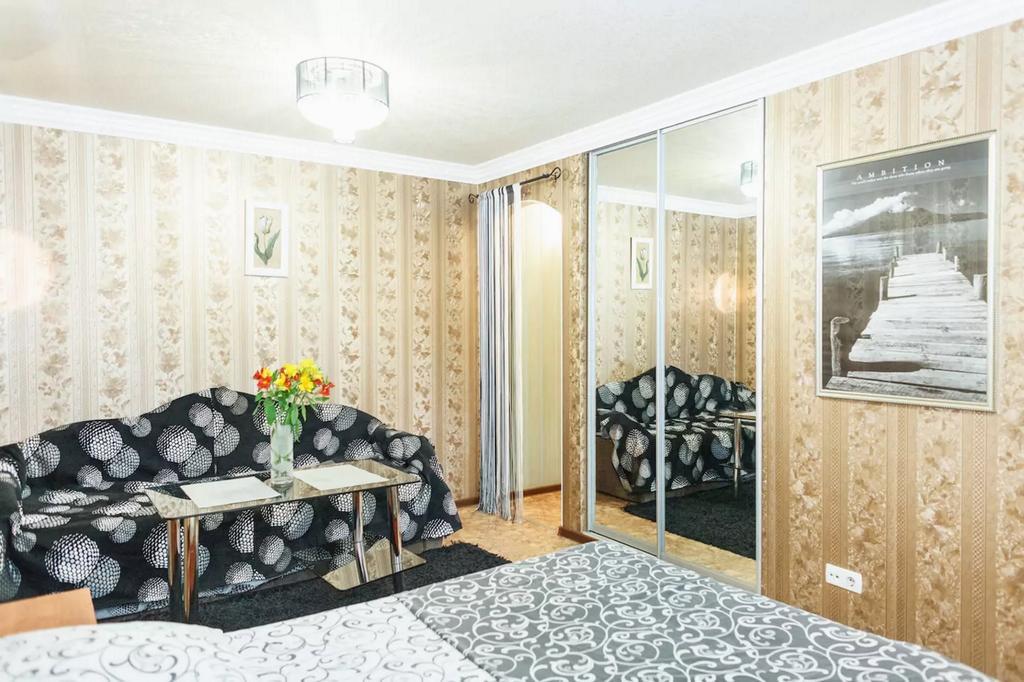 Apartment On Nezalezhnoy Ukrаiny Near Intourist Hotel Zaporizhia Zewnętrze zdjęcie