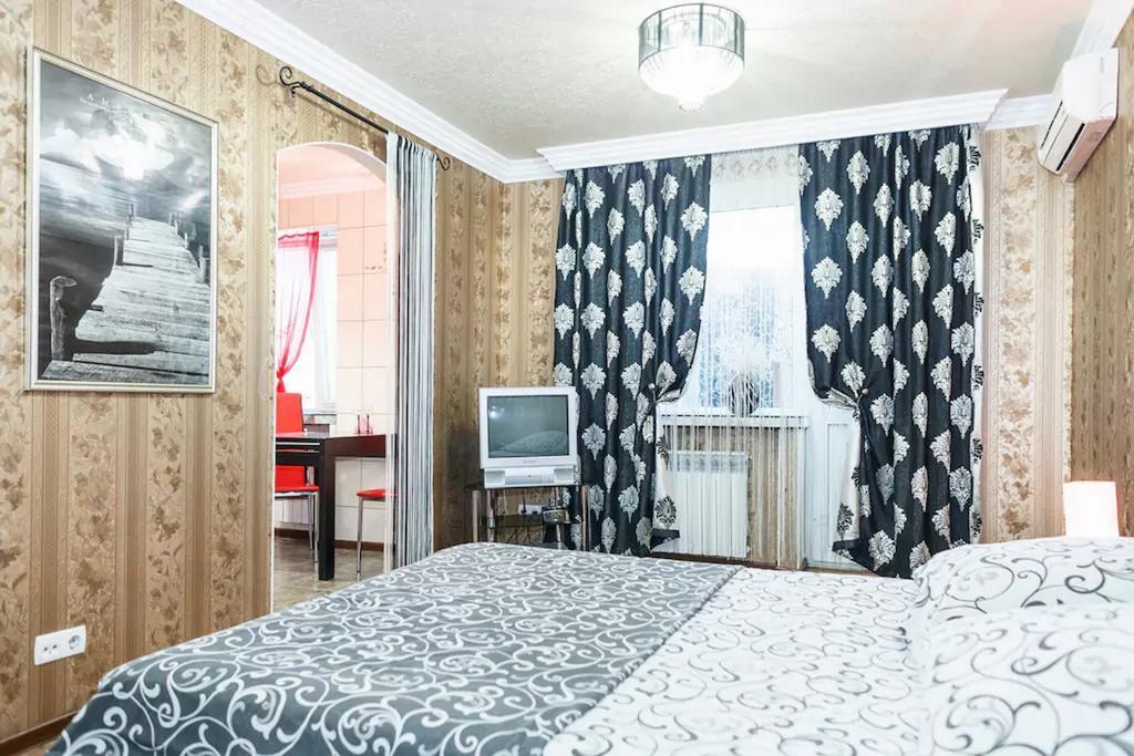 Apartment On Nezalezhnoy Ukrаiny Near Intourist Hotel Zaporizhia Zewnętrze zdjęcie